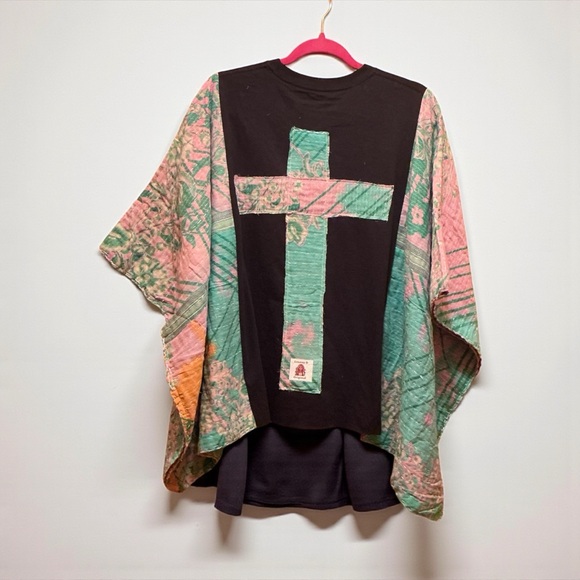 JELLY ROLL BAND T Poncho Kantha w Pockets Handmade One Of a Kind Upcycled Boho - Picture 4 of 4